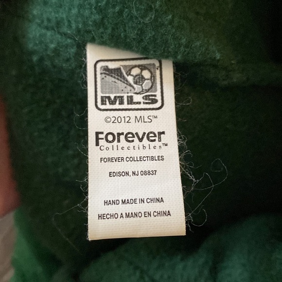 Portland Timbers Fuzzy Hat with Mittens - Picture 4 of 7